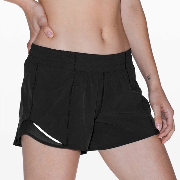 LULULEMON Hotty Hot Short II Long 4" In Black Size 4 - Picture 4 of 6